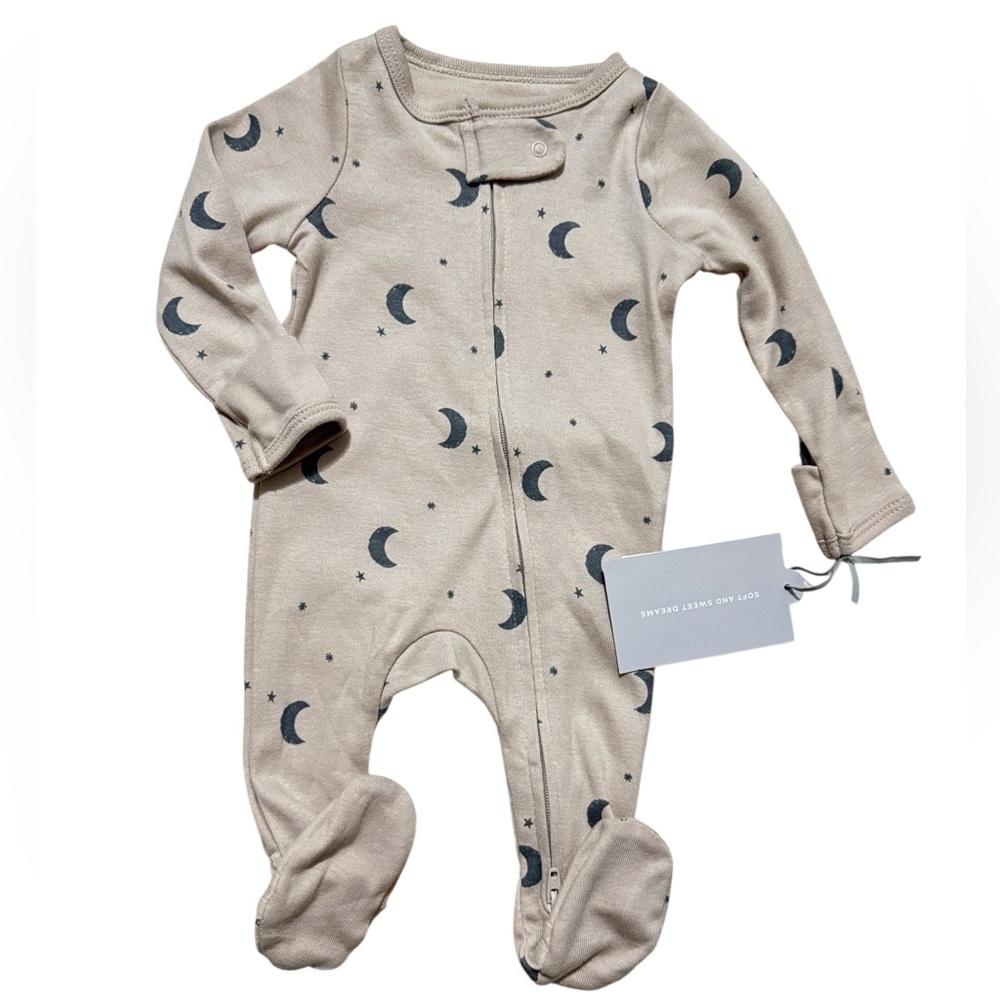 Cloud Island Baby Sleeper Gender Neutral Stars and Moon Print NWT